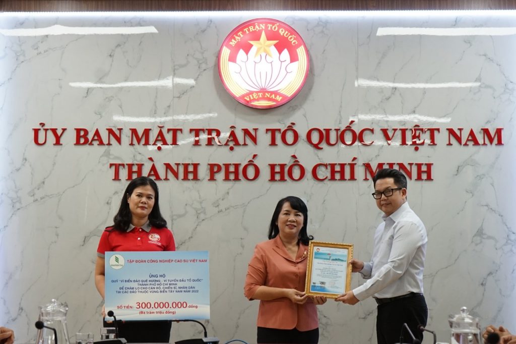 VRG ủng hộ 300 triệu đồng cho Quỹ “Vì biển đảo quê hương – Vì tuyến đầu Tổ quốc”